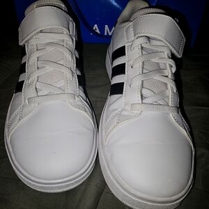 ADIDAS Youth 2.5